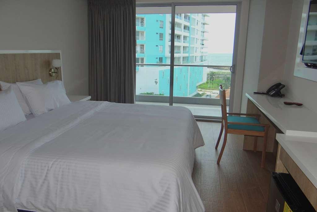Wyndham Garden Cartagena Hotel Room photo