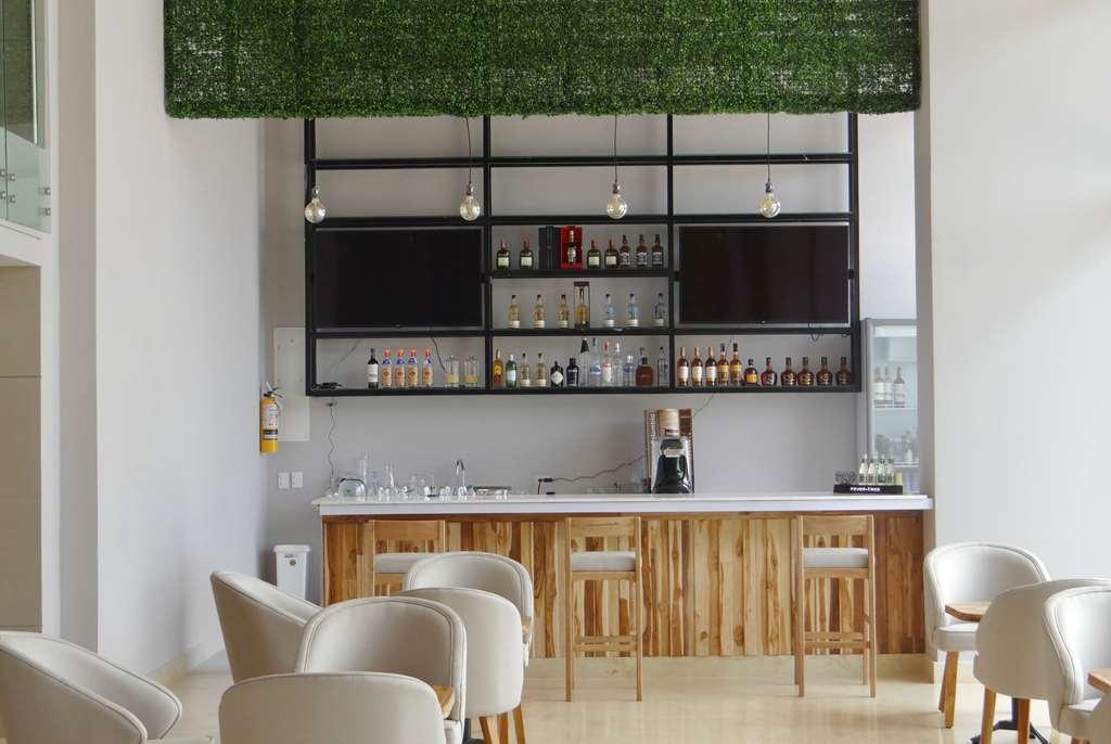 Wyndham Garden Cartagena Hotel Restaurant photo